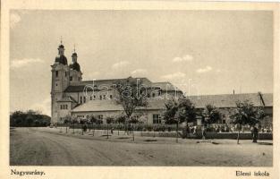 Nagysurány, Surany; Elemi iskola, Római katolikus templom, magyar zászló. Kiadja Peczár Károly / elementary school, Catholic church, Hungarian flag