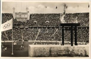 1936 Berlin, Olympische Spiele. Marathontor auf das Olympia-Feuer / Summer Olympics in Berlin. Olympic fire