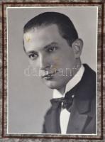 cca 1920 Férfiportré, 2 db fotó kartonon, Paris, Jacques & Jo, 22x16 cm