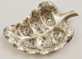 Ezüst (Ag.) leveles tálka, poncolt, jelzett, nettó: 64 g, 14×9 cm