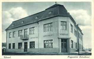 Udvard, Dvory nad Zitavou; Fogyasztási szövetkezet üzlete, vendéglője és saját kiadása, étterem / cooperative shop, restaurant (vágott / cut)