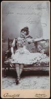 1902 Hölgy fotója, Goszleth budapesti műterméből, kartonra kasírozva, 21x10,5 cm