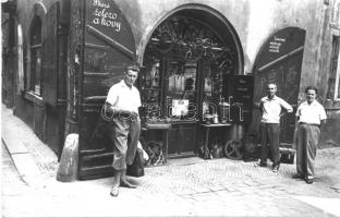 30 db MODERN és RÉGI külföldi városképes lap, fotólap / 30 modern and pre-1945 town-view postcards. ...