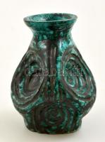 Zöld iparművész kerámia váza, jelzett, kis lepattanással, m: 14,5 cm