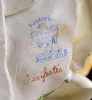 Aquincumi porcelán rózsa, kézzel festett, jelzett, apró lepattanásokkal, 11×8 cm