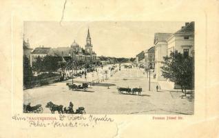 1917 Nagykikinda, Kikinda; Ferenc József tér, piac, lovaskocsik. W. L. Bp. 2129. / square, market, horse-drawn carriages (b)