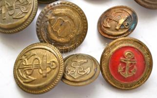 Vegyes gomb tétel, összesen 11 db, köztük több hajós is