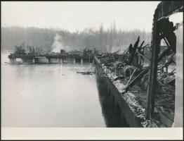 1986. március 3. A hévízi tófürdő épületeinek maradványai a tűzvész után, 4 db feliratozott sajtófot...