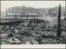 1986. március 3. A hévízi tófürdő épületeinek maradványai a tűzvész után, 4 db feliratozott sajtófot...