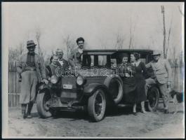 Régi autók, autómobilok, 21 db vintage fotó és/vagy mai nagyítás, 18x24 cm és 6x4 cm között