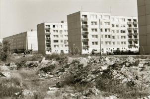 cca 1976 Kecskeméti városképek, életképek, épületfotók, a város fejlődése, stb., helytörténeti szemp...