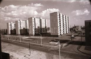 cca 1976 Kecskeméti városképek, életképek, épületfotók, a város fejlődése, stb., helytörténeti szemp...