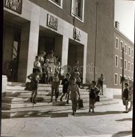 cca 1975 Kecskeméti városképek, épületfotók, a város fejlődése, stb., helytörténeti szempontból külö...