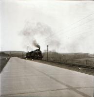 cca 1956 A Balaton partján közlekedő vasúti szerelvény - közelről, távolról, Kotnyek Antal (1921-199...