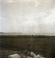 cca 1956 A Balaton partján közlekedő vasúti szerelvény - közelről, távolról, Kotnyek Antal (1921-199...