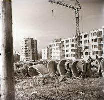 cca 1964 Budapest, X. kerület, Kőbánya, épületek, utcák, látképek, helytörténeti szempontból különös...