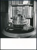 1926 A magyar korona grafikus ábrázolása egy német magazin címlapján, 2 db modern másolat, 10x15 cm ...