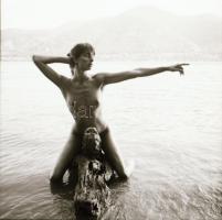 cca 1980 Életvidám modellek, szolidan erotikus felvételek, 8 db vintage negatív (6x6 cm) + 11 vintag...