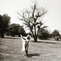 cca 1983 Lássátok feleim, szolidan erotikus felvételek, 7 db vintage negatív (6x6 cm) + 10 vintage f...