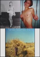 cca 1983 Lássátok feleim, szolidan erotikus felvételek, 7 db vintage negatív (6x6 cm) + 10 vintage f...