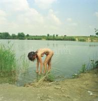 cca 1985 A szabadidő remek eltöltése, szolidan erotikus felvételek, 6 db vintage negatív (6x6 cm) + ...