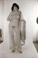 cca 1973 A közértes lány ebédszünete, szolidan erotikus felvételek, 7 db vintage negatív (24x36 mm) ...