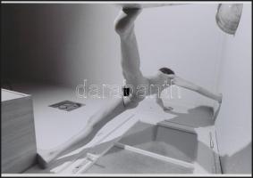 cca 1973 A közértes lány ebédszünete, szolidan erotikus felvételek, 7 db vintage negatív (24x36 mm) ...