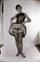 cca 1972 Fickándozni kéne már, szolidan erotikus felvételek, 20 db vintage negatív, 24x36 mm