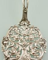 Ezüst ( Ag.) rózsás tortalapát, jelzett, h: 22,5 cm, nettó:70 g