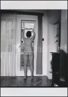 cca 1979 Femini gyönyörök, szolidan erotikus felvételek, 6 db vintage negatív + 10 db vintage fotó é...