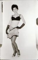 cca 1987 Egy öreg objektív meséi, szolidan erotikus felvételek, 9 db vintage negatív + 11 db vintage...