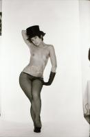 cca 1973 Válogatás a titkos akt-aktákból, szolidan erotikus felvételek, 8 db vintage negatív + 10 db...