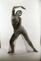 cca 1978 Örök téma, szolidan erotikus felvételek, 13 db vintage negatív, 24x36 mm