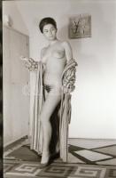 cca 1974 Esztétikai élmények, szolidan erotikus felvételek, 18 db vintage negatív + 4 db vintage fot...