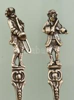 Ezüst (Ag) mokkás kanál ( 2db), utcazenészekkel, jelzett, h: 
11,5 cm (2×), nettó: 31 g