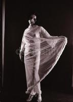 cca 1971 Feltáruló valóság, szolidan erotikus felvételek, 20 db vintage negatív, 24x36 mm