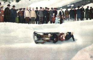 Wintersport / Sport dhiver / Winter sport, Bobsleigh race. four-men controllable bobsleigh in a sharp turn