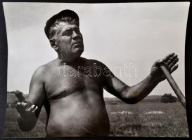 cca 1978 A magyar fotográfia dokumentarista korszakából, 2 db vintage fotóművészeti alkotás, az egyi...