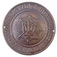 Német Harmadik Birodalom ~1939-1945. RLB (Birodalmi Légvédelmi Szövetség Tagja ajtóra rögzíthető fém plakett (71mm) T:2 German Third Reich ~1939-1945. RLB (National Air Raid Protection League) metal door plaque (71mm) C:XF