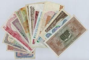 20db-os vegyes bankjegy tétel, közte Katar, Csehszlovákia, NDK, Grúzia, Görögország, Ausztria, Román...