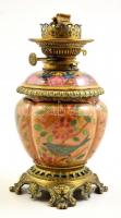 cca 1880 Zsolnay petróleumlámpa, kézzel festett porcelánfajansz test, bronz szerelékekkel, apró kopá...