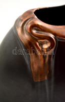 Irizáló modern váza, jelzés nélkül, alján hajszál repedéssel,, m:15 cm, h: 24 cm