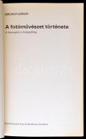 Szilágyi Gábor: A fotóművészet története. A fényrajztól a holográfiáig. Képzőművészeti Zsebkönyvtár....