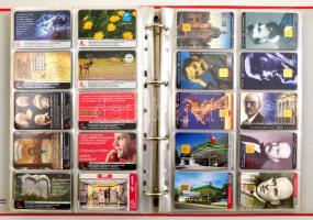 Kb. 500 db magyar telefonkártya, albumba rendezve, 1 db katalógussal, meghívóval