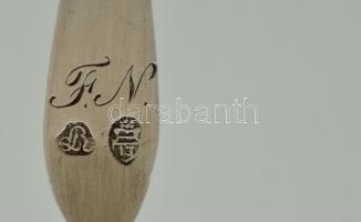 Ezüst(Ag) kis fűszeres kanál, jelzett, h: 11 cm, nettó: 10,4 g