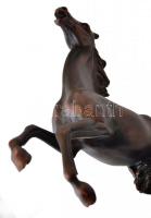 Ágaskodó ló, festett műgyanta, kopásokkal, m:36 cm