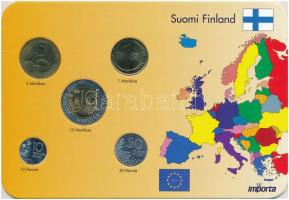 Finnország 1993-2000. 10p-10M (5xklf) forgalmi sor karton dísztokban T:1-,2 Finland 1993-2000. 10 Pennia - 10 Markkaa (5xdiff) coin set in cardboard case C:AU,XF