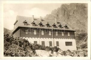 20 db főleg modern városképes lap a Magas Tátrából / 20 mainly modern town-view postcards from the H...