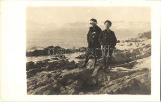 17 db régi motívumlap közte Stengel lapok és fotók is / 17 pre-1945 motive cards, among them Stengel...