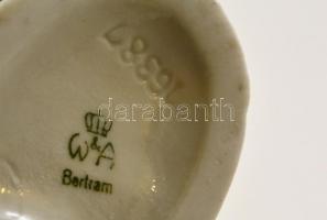 Wagner Apel Bertram síró kislány, kézzel festett, jelzett, hibátlan, m:12,5 cm